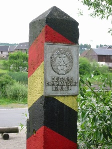 DDR-Grenzpfosten